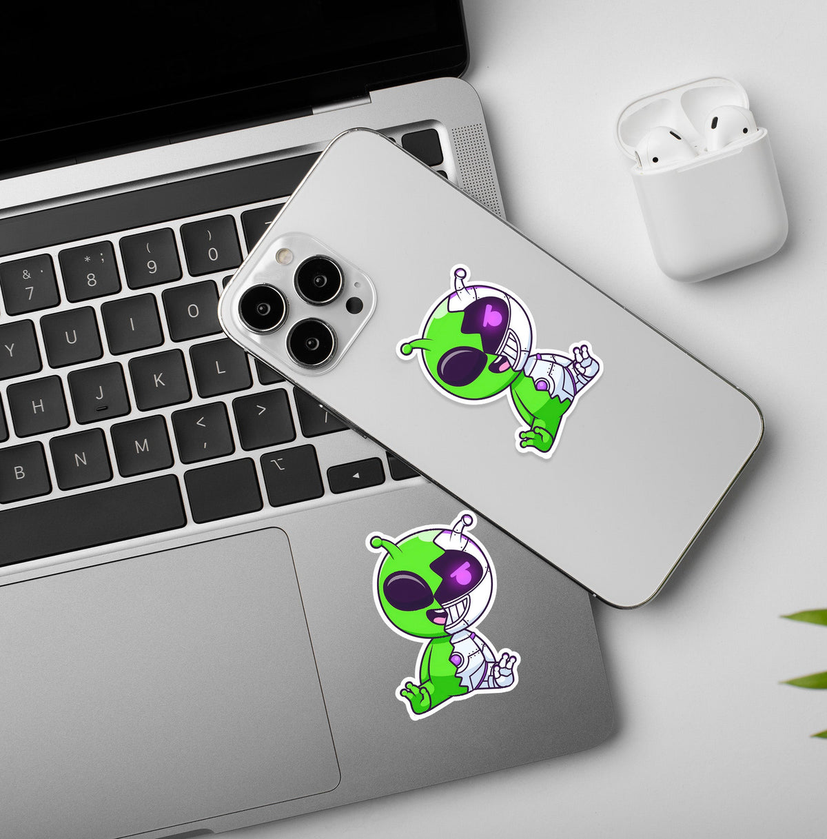 Cosmo-Robo - Laptop/Mobile Sticker